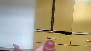 i'm guiding you through this masturbation for putinhas, gemendo bem gostoso... it's huge brazilian homemade with moaning and jerk off instructions, skinny young legs shaking  