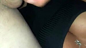 Quick handjob ends in cumshot