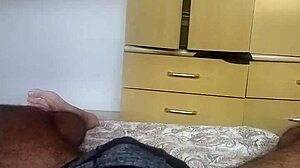 i'm guiding you through this masturbation for putinhas, gemendo bem gostoso... it's huge brazilian homemade with moaning and jerk off instructions, skinny young legs shaking  