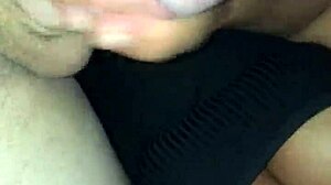 Quick handjob ends in cumshot