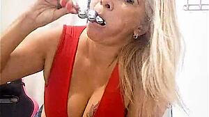 fui atender fã no motel sem calcinha e ele gravou esperando mais fodas - trailer