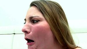 Jovencita Rubia Tragando Leche In Blowjob And Cum Swallow With Chubby Blonde Ass