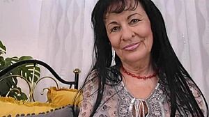 Bbw Lilian Hairy Masturbation