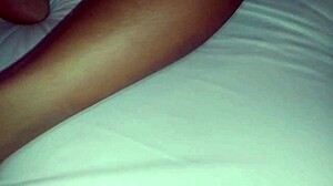 Casada With Amante Mamando In Front Of Husband Who Caresses While Watching The Blowjob