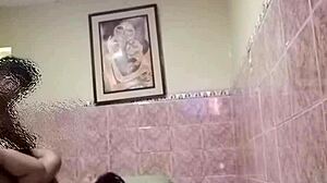 me encontré con mi ex y nos fuimos a pasar tiempo juntos mientras esperaba en casa