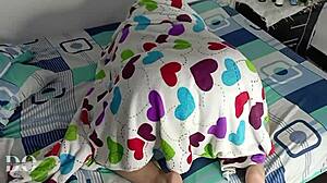 RECIBO UNA SORPRESA AGRADABLE un CULITO EN CUATRO con PLUG ANAL y COÑO HÚMEDO listo para FOLLAR