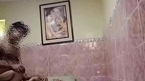 me encontré con mi ex y nos fuimos a pasar tiempo juntos mientras esperaba en casa