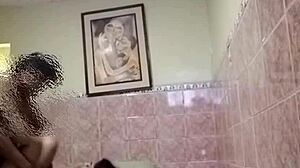 me encontré con mi ex y nos fuimos a pasar tiempo juntos mientras esperaba en casa