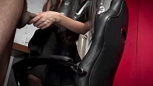 Saboreando toda la verga que me sale de la cola in early morning