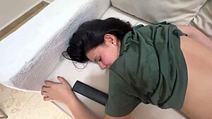 Mi jefe me da mucho dedo me moja mi cuca la muy puta