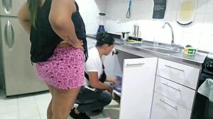 Amateur Horny Guy Hires Plumber Who Ends Up Fingering and Assfucking Big Butt