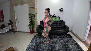 The house is full of visitors today for a lively gathering with Naty Loka, Evy Kethlyn, and Isa Fox.