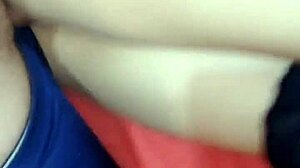 sexy colegiada mandando guebo y masturbándose with dildo in homemade video