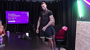 duas morenas tiram a roupa dele após falar que fica com mais tesão quando chega das gravações as formas de agradar as mulheres e as dicas de um sexo oral perfeito - kylian cria sheer red.