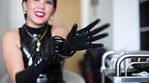 I love the sound of these latex gloves in this asmr session with fetish vibes and smooth textures.