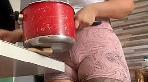 I show you the most swollen pussy you've ever seen as bbw exhibitionist