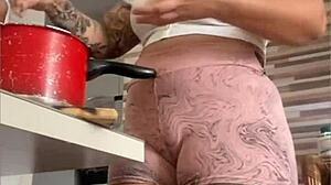 I show you the most swollen pussy you've ever seen as bbw exhibitionist