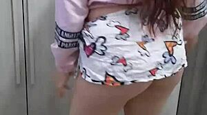 rebolando in lingerie with big ass and boobs shaking!