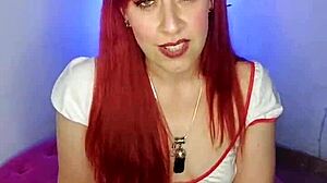 un pito corto consulta a la enfermera gauchita sobre su pene pequeno. ella lo humilla con instrucciones de masturbacion en el hospital.