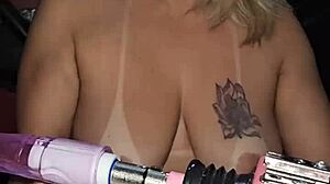 Silêncio Que O Professora Milf Esta Dando A Aula