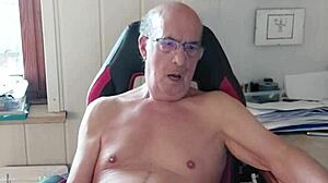 Norbertww cums hard on cam at Chaturbate