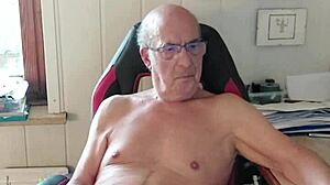 Norbertww cums hard on cam at Chaturbate