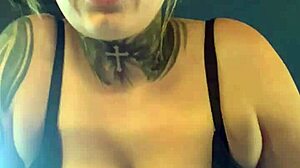 i get so turned on watching that gym girl in sao paulo my pussy gets wet dripping down my legs with small tits and belly showing