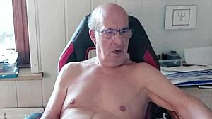 Norbertww cums hard on cam at Chaturbate