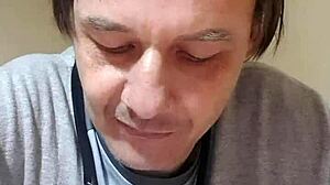 What makes this angel's love so captivating in chapter 02?