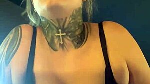 i get so turned on watching that gym girl in sao paulo my pussy gets wet dripping down my legs with small tits and belly showing