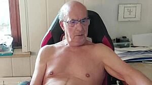 Norbertww cums hard on cam at Chaturbate