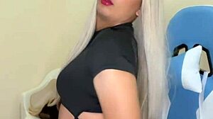 Transexual con tetas ricas y pene delicioso te invita a probar