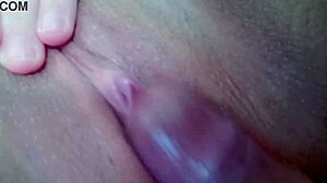 Chubby hotwife ruiva chupa com vontade e faz squirt pensando nos comedores with shaved pussy