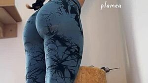 Perfect round ass girl showing off some skills