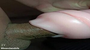 trailer kissy me hace una mamada with cumshot handjob