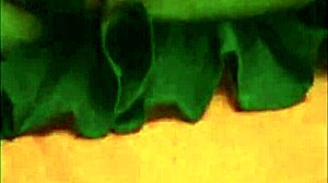 i feel so turned on watching liz vicious's lonely dinner party with emo goth masturbation