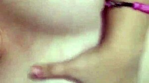 Filipina girlfriend masturbates in homemade video while feeling extremely aroused