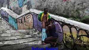 fodi a preta mais desejada do xvideos em plena luz do dia