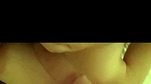 angel esposa safada starts teasing her tight ass with fingering in amateur anal play