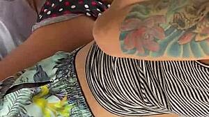 Linda Inteada Garota Enjoys Forceful Fucking with Sex Toy in Anal Play