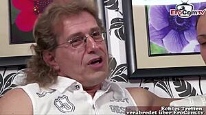 junge deutsche ehefrau, willst du einen dreier mit deinem ehemann machen?