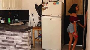 Chica Llama A Su Hermanastro Para Visitarla Y Follar Con Él En Porno Español