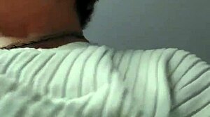 Narrative harige kut plassen shows a hairy beaver and pussy in a detailed scene of natural release