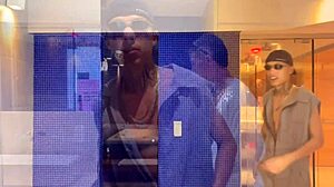 O corno saiu e eu aproveitei a safada mas ela não sabia que eu gostava de ser corno com tits