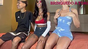 4 Amigos Novinho Voltam Do Rol� Cheio De Tesao Fazem Troca Troca Com A Loira E A Morena Um Deles Era Bissexual Para Assistir Completo S� Assinar Ou Fechado