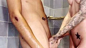 Whoa, petite skinny babe plays solo in shower!