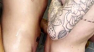 Whoa, petite skinny babe plays solo in shower!