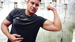 i'm yuri gaúcho the bodybuilder getting horny with my huge cock handjob and cumload