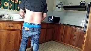 Quickie kitchen fuck in standing position with wet pussy 🍆💦