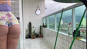 câmera de segurança- faxineira safada usando shortinho socadinho